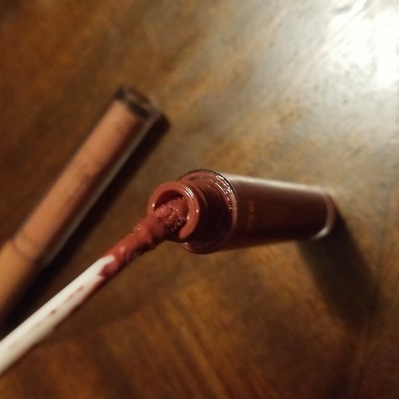 2pc L.A COLORS LIP GLOSS - Picture 2 of 3